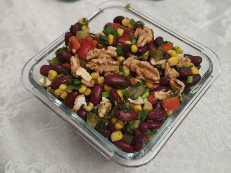 MEKSİKA FASULYESİ SALATASI