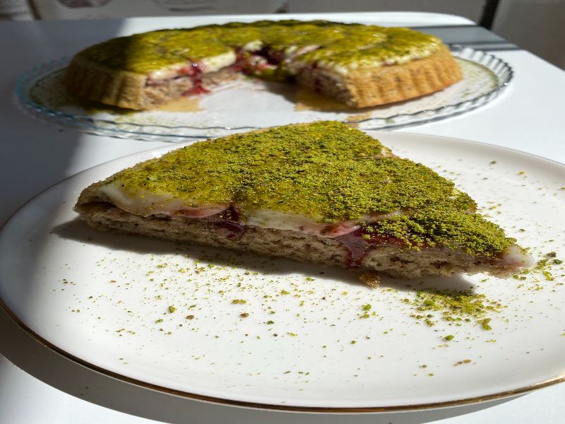 Meyve soslu tart kek