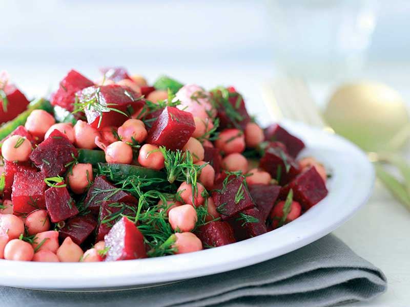 Pancarlı ve nohutlu salata