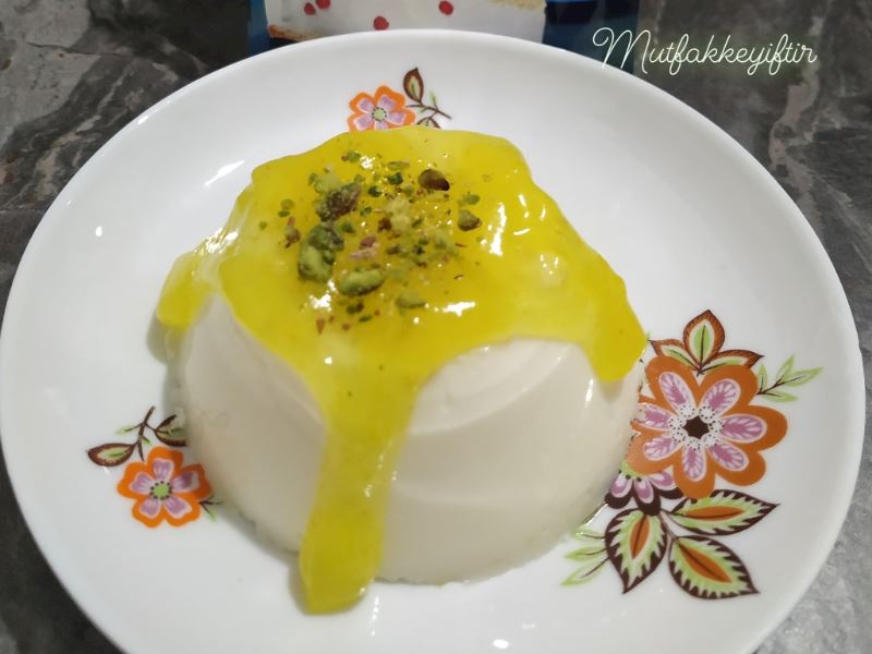 Limonlu panna cotta