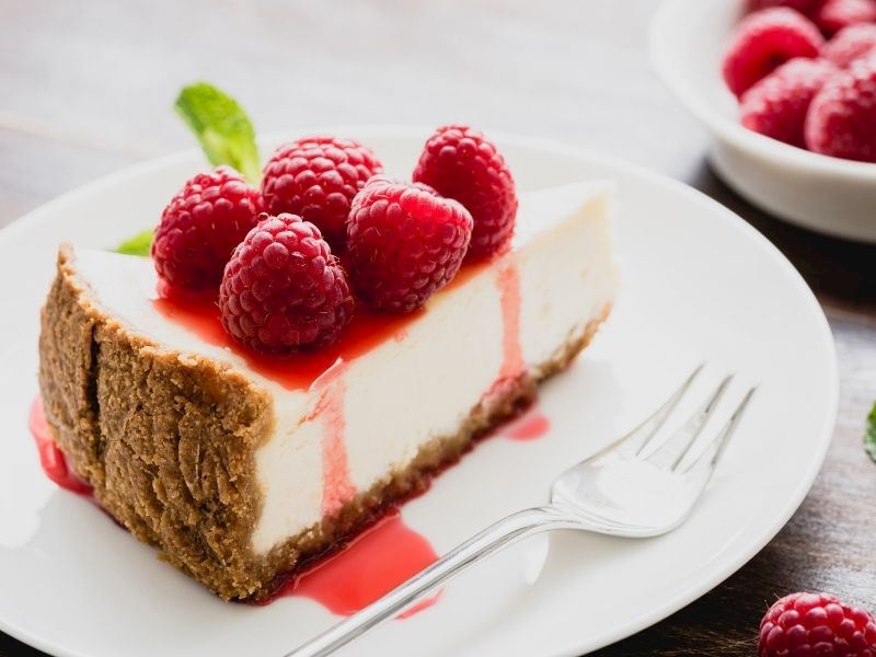Pastane Usulü Frambuazlı Cheesecake Tarifi