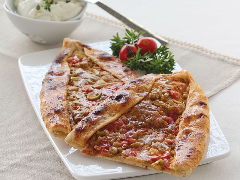 KÖZLENMİŞ BİBERLİ YOĞURT SALATASI KÖZLENMİŞ BİBERLİ YOĞURT SALATASI