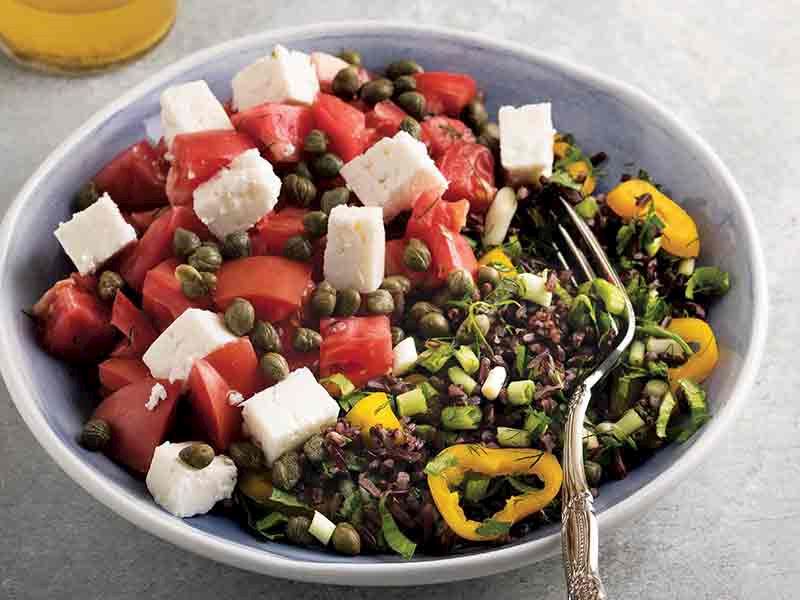 Pembe domatesli pirinç salatası