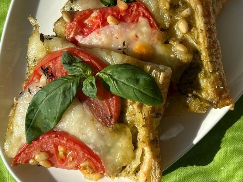 Pesto soslu pizza