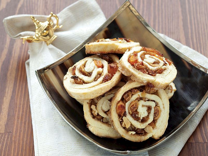 Peynirli ve çerezli fırıldak kurabiye