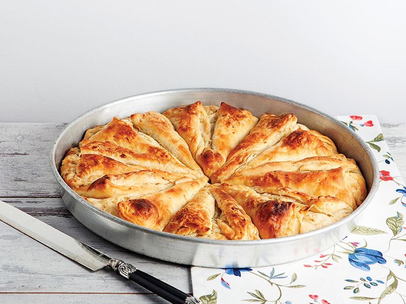 Pırasalı ve cevizli börek