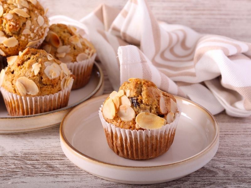 Puf Puf Kabaran Üzümlü Muffin Tarifi