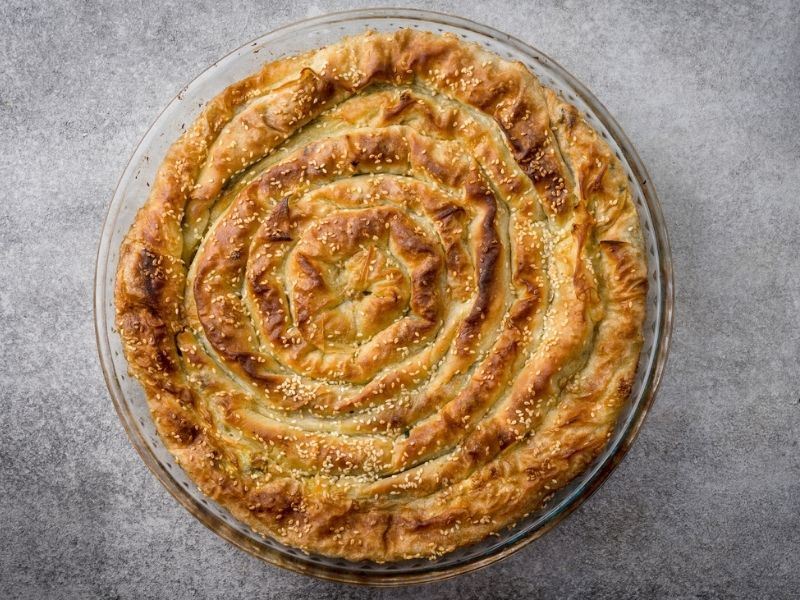 Sadece 2 Yufka ile 1 Tepsi Börek Tarifi 