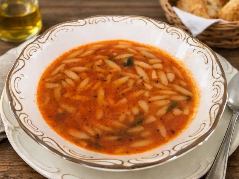 Sarımsaklı Arpa Şehriye Çorbası Tarifi