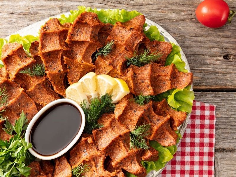 Sırrı Maden Suyunda Saklı Çiğ Köfte Tarifi