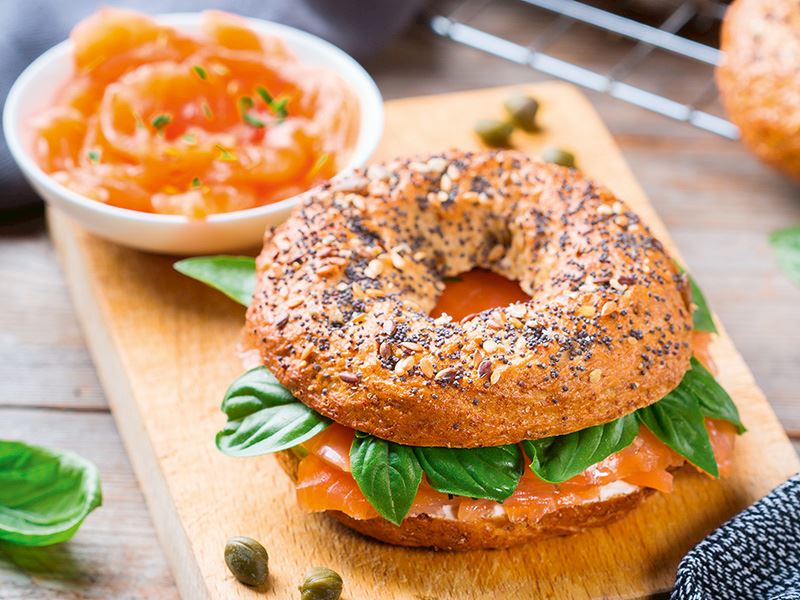 Somon Füme Ve Krem Peynirli Bagel Tarifi