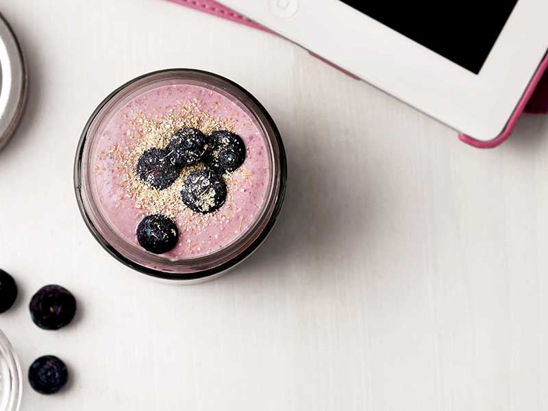 Süzme yoğurtlu ve muzlu smoothie