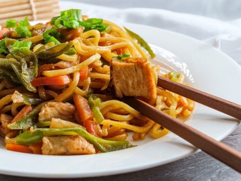 Tavuklu Sebzeli Udon