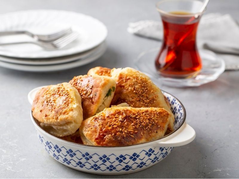 Tel Tel Ayrılan Yumuşacık Patatesli Poğaça Tarifi