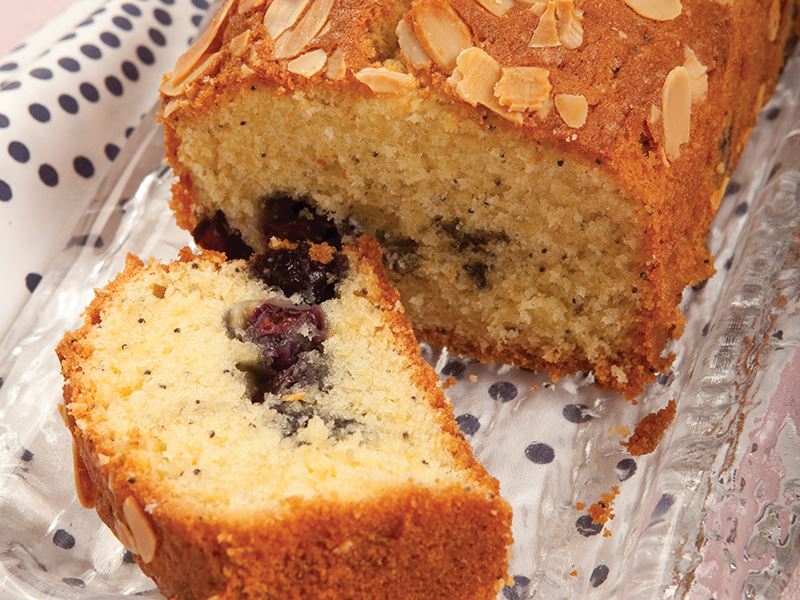 Yaban Mersinli Ve Haşhaş Tohumlu Kek