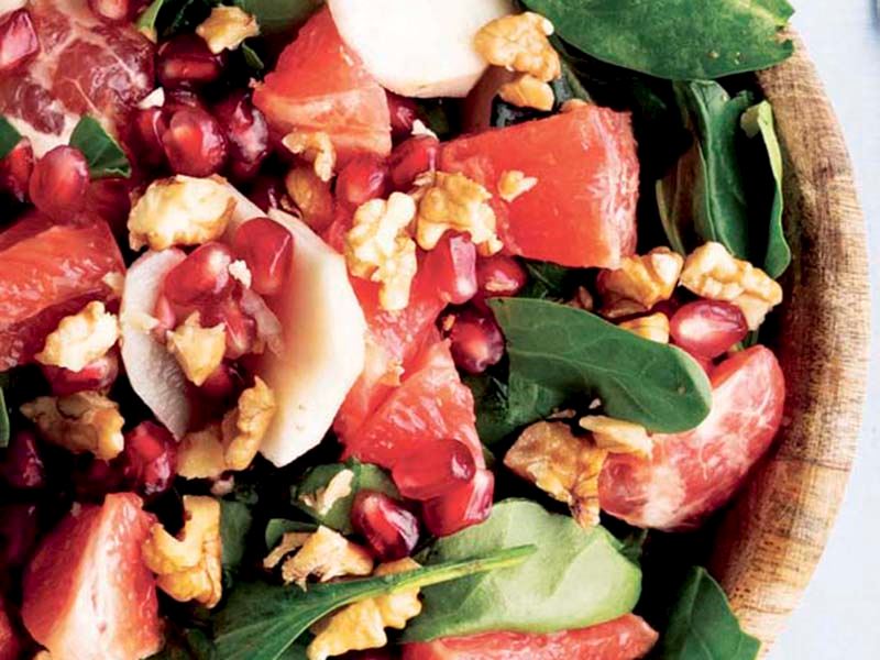 Yer elması ve greyfurt ile ıspanak salatası