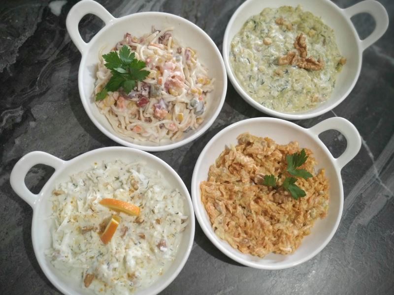 Yoğurtlu cevizli salatalar