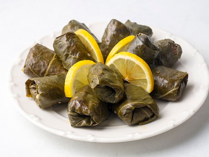 Zeytinyağlı Karalahana Sarması Tarifi