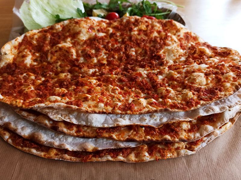 30 Adet Lahmacun Yapmak İçin Hangi Malzemelere İhtiyaç Vardır?
