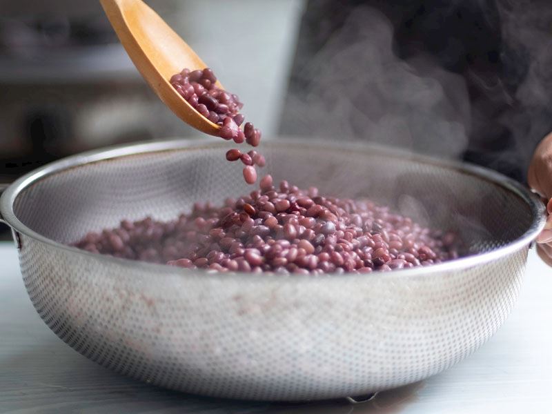 Barbunya Haşlarken Kararmaması İçin Ne Yapılır?