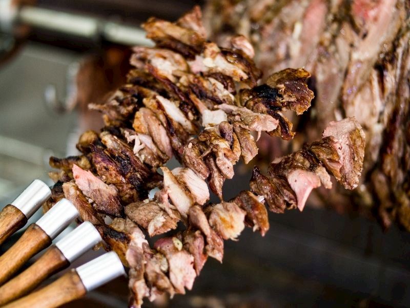 Cağ Kebabı Yanına Yakışan 4 Lezzet