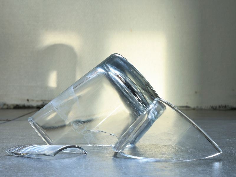 Cam Kırıkları Nasıl Temizlenir?