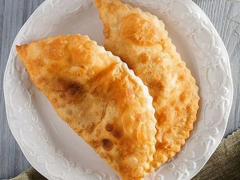 Çi Börek Yanına Ne Gider?