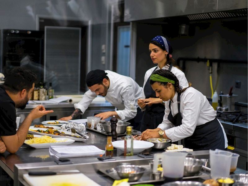 Demi Şef Kimdir, Görevi Nedir?