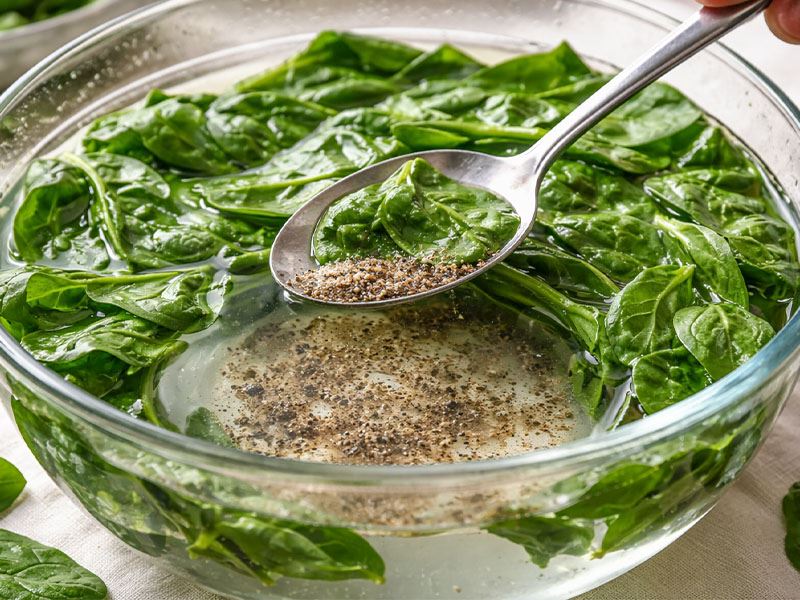 Ispanaktaki Kum ve Çamuru Tek Bir Kaşık Hamlesiyle Temizleyebilirsiniz