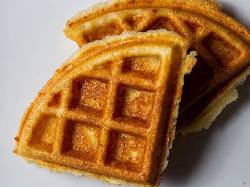 Kabarık Waffle İçin Yağ Yerine Bu Keskin Malzemeyi Ekleyin 