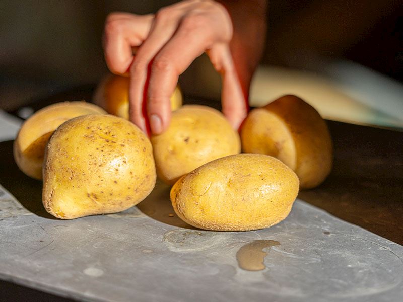 Kabuklu Patates Pişirmeden Önce Bilmeniz Gereken 3 Önemli Detay