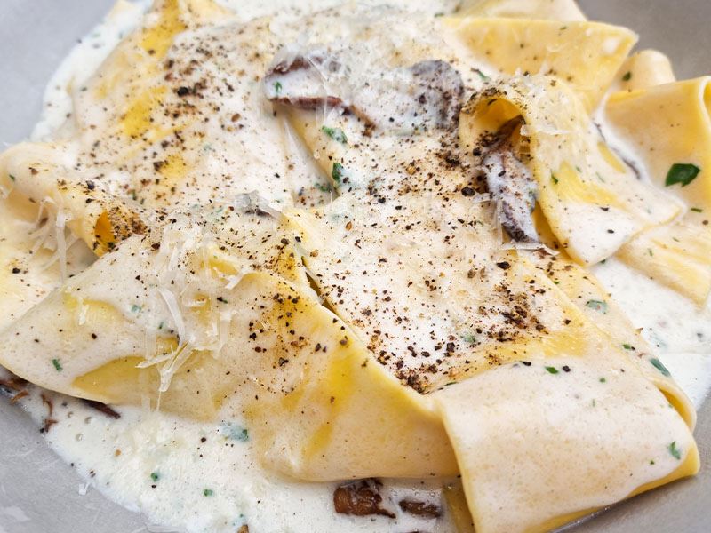 Makarnaya Krema Ne Zaman Katılır?