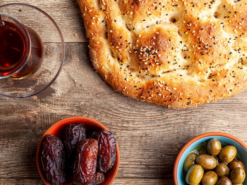 Ramazan Pidesinin Altına Ne Serpilir?