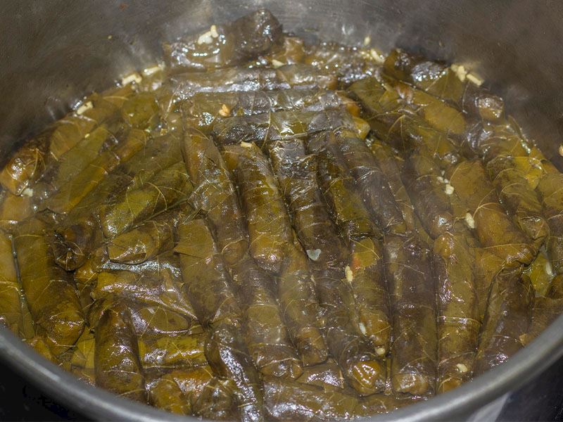 Sarma Pişirirken Suyuna Ne Konur?
