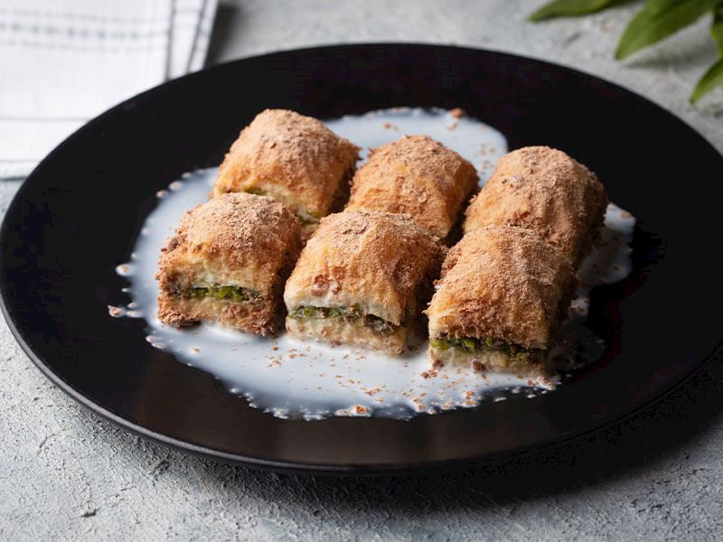Soğuk Baklavanın Üzerine Ne Dökülür?