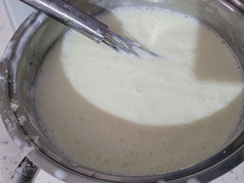 Süt Kaynadıktan Kaç Dakika Sonra Mayalanır?