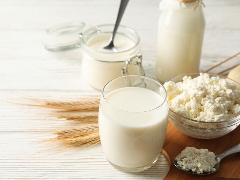 Hangisi Daha Faydalı: Süt Mü, Kefir Mi? Farkları Nelerdir?