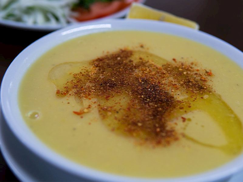 Süzme Mercimek Çorbasına Ne Konur?