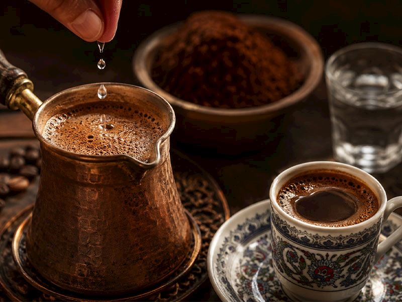 Türk Kahvesine Bir Damla Su Ekleyenlerin Bildiği O Detay
