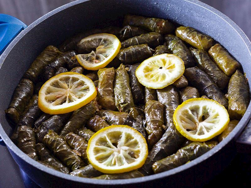 Yaprak Sarmanın Üzerine Neden Tabak Kapatılır?