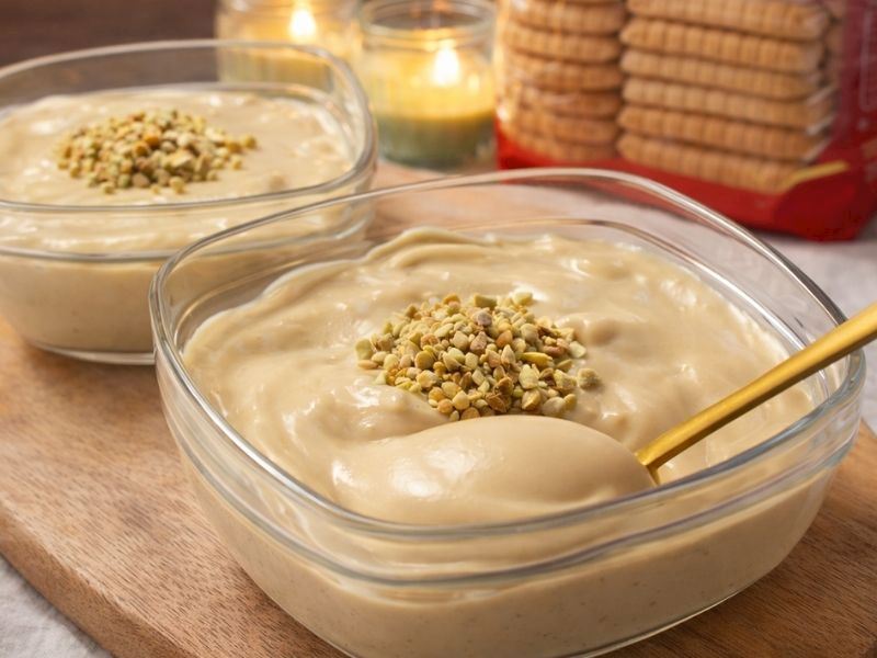 4 Malzemeli Pişmeyen Bisküvili Puding Tarifi