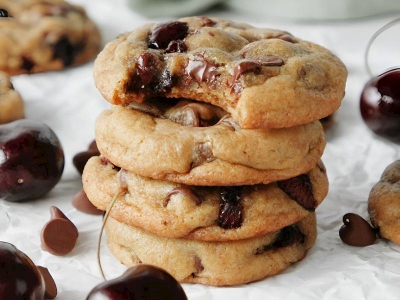 Damla Çikolatalı Vişneli Kurabiye Tarifi