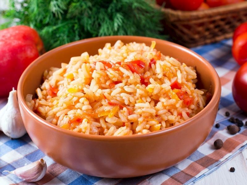 Domatesli Pilav Tarifi 