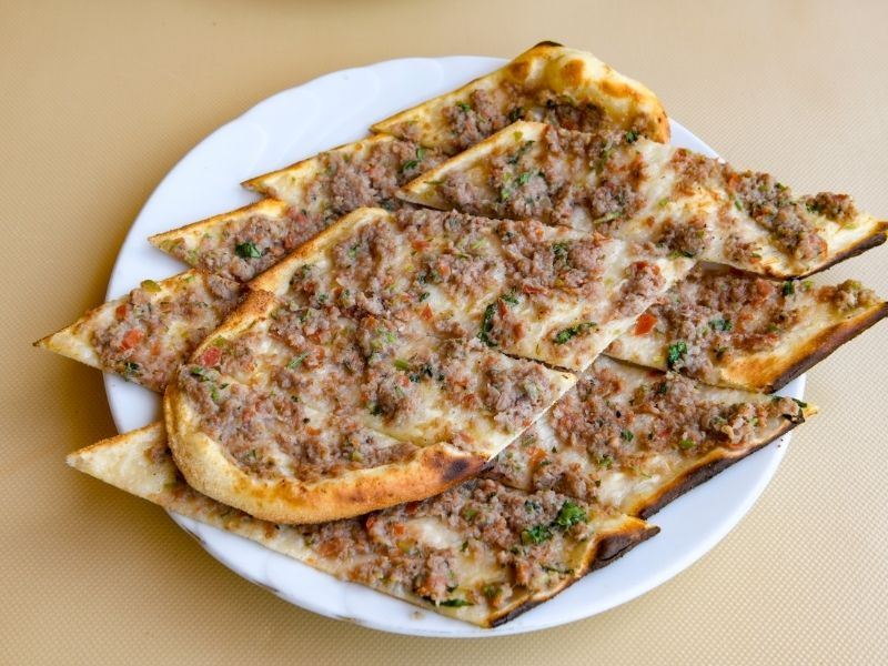 Evde Kıymalı Pide Tarifi