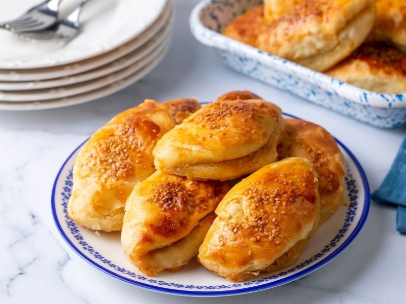 Hamuru Pamuk Gibi Oluyor! Patatesli Poğaça Tarifi