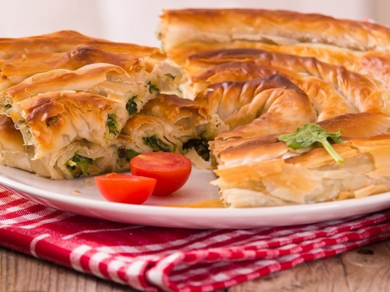  ISPANAKLI TAVA BÖREĞİ TARİFİ
