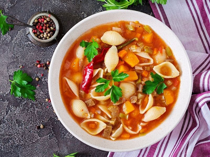 İtalya'dan Sofraya Sıcacık Bir Ziyafet: Minestrone Çorbası Tarifi