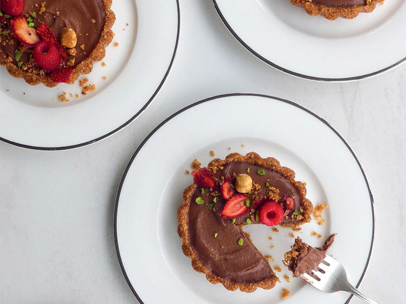 Kakaolu fındıklı tart (Şekersiz, glütensiz ve çiğ)
