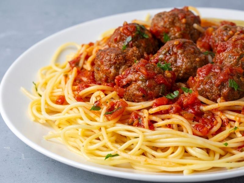 Köfteli Spagetti Tarifi