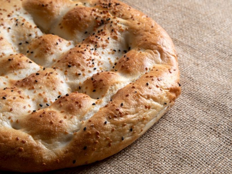 Yumurtalı Ekşi Mayalı Pide Tarifi